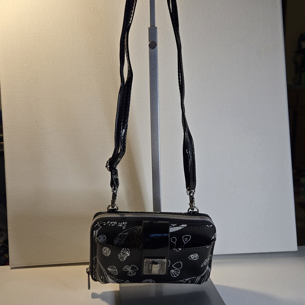 Sakroots Black and White Convertable Crossbody / Wristlet Wallet Bag